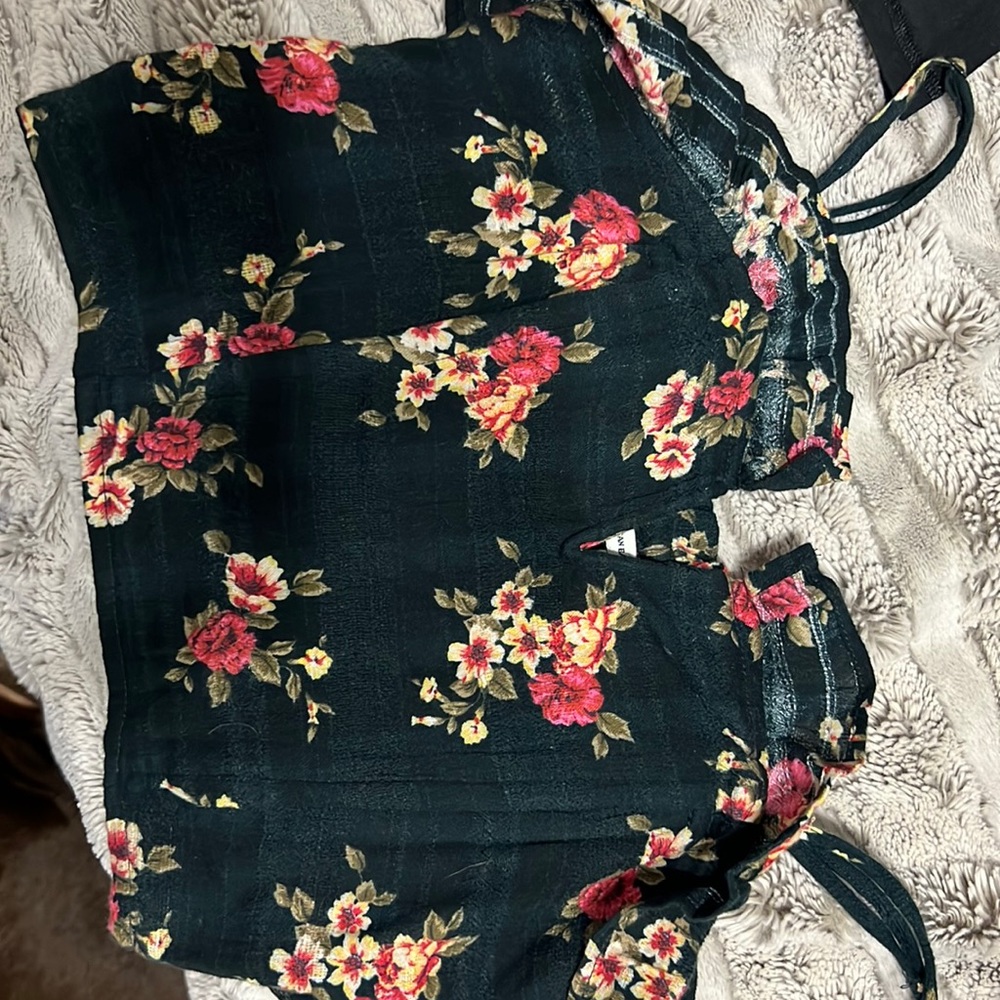 American eagle crop top !